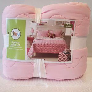 Circo 3-Piece Pink Queen Quilt Set (UNOPENED and UNUSED)